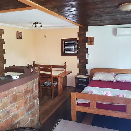 Apartmani Jankovic Vrdnik Eksteriør billede