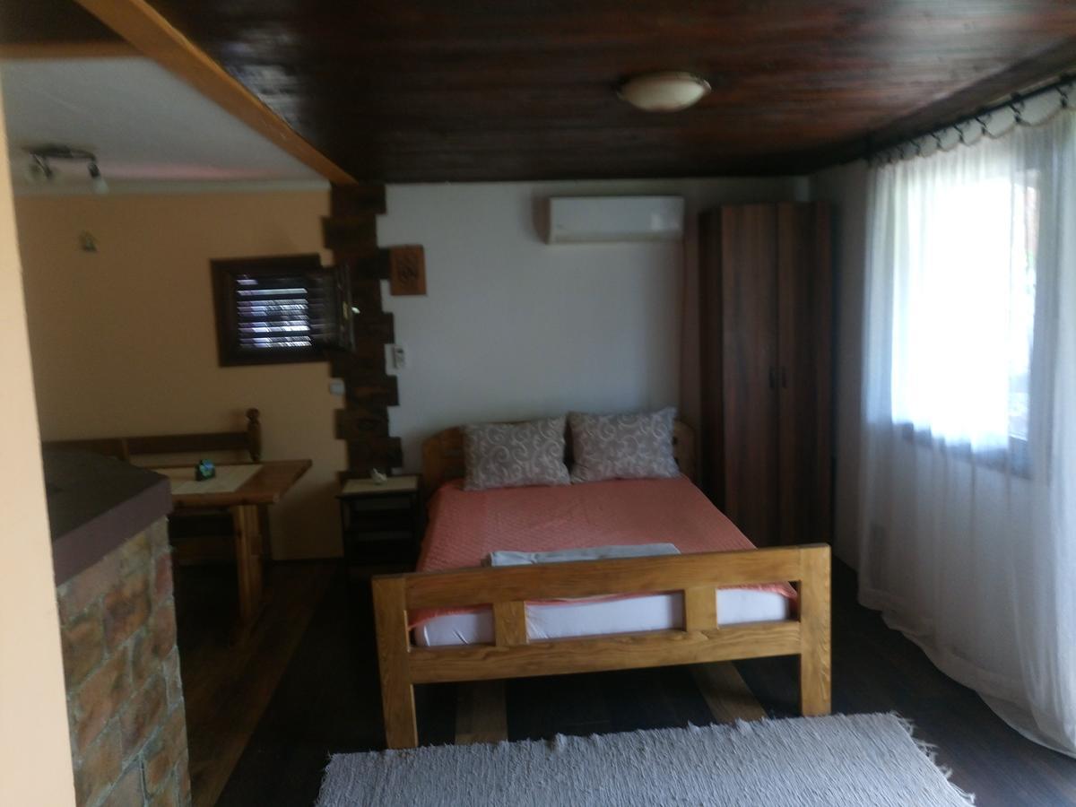 Apartmani Jankovic Vrdnik Eksteriør billede